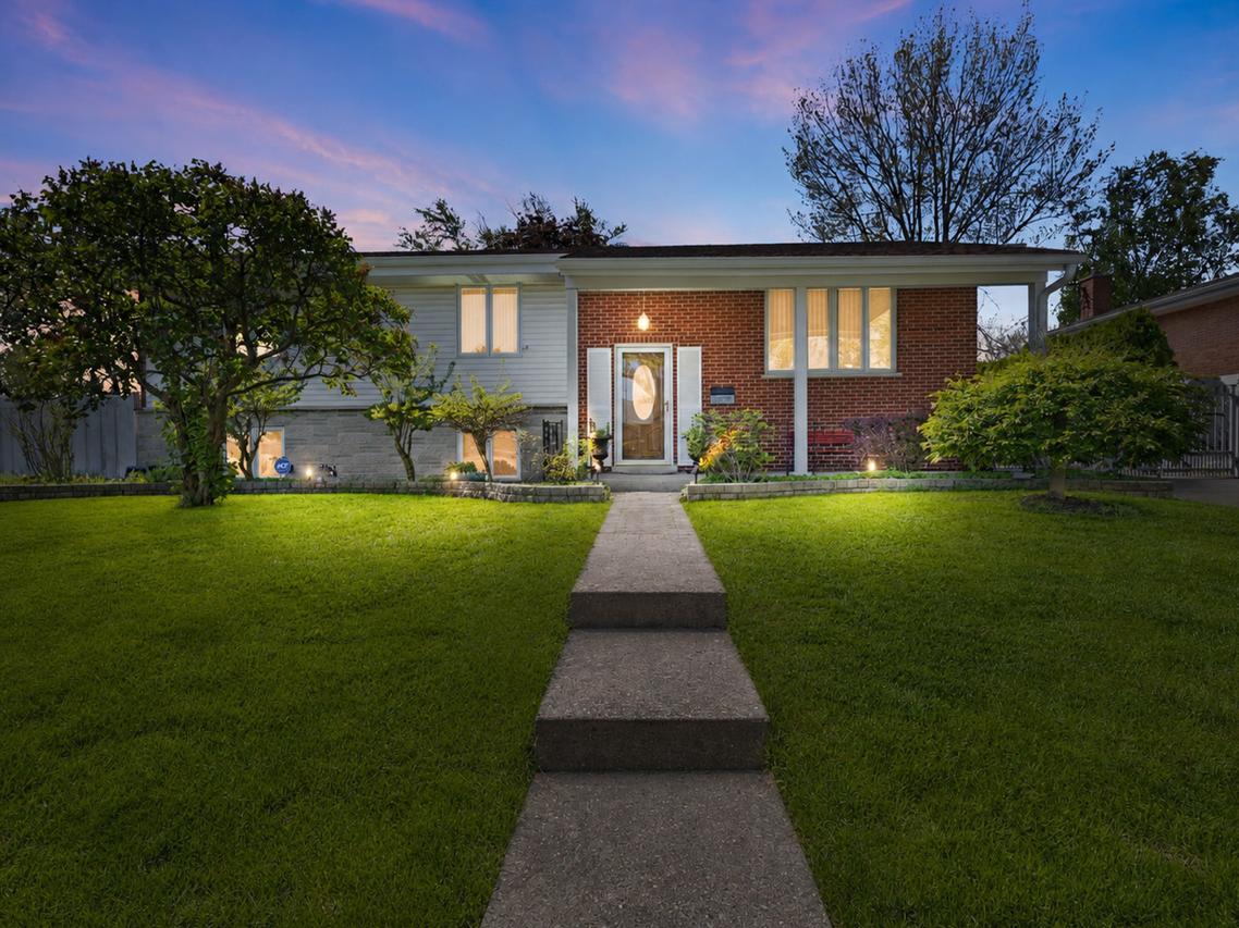 506 Forest Preserve Dr., Wood Dale, IL 60191