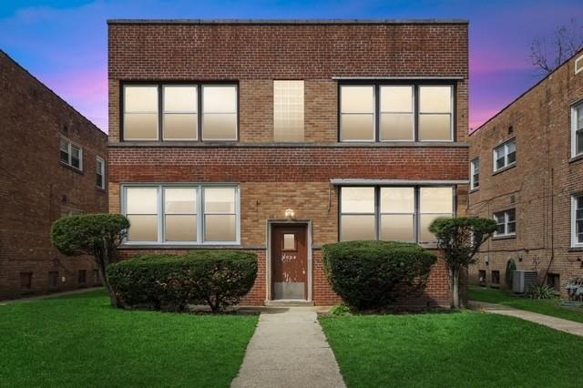 9052 Keating Ave. #2A, Skokie, IL 60076
