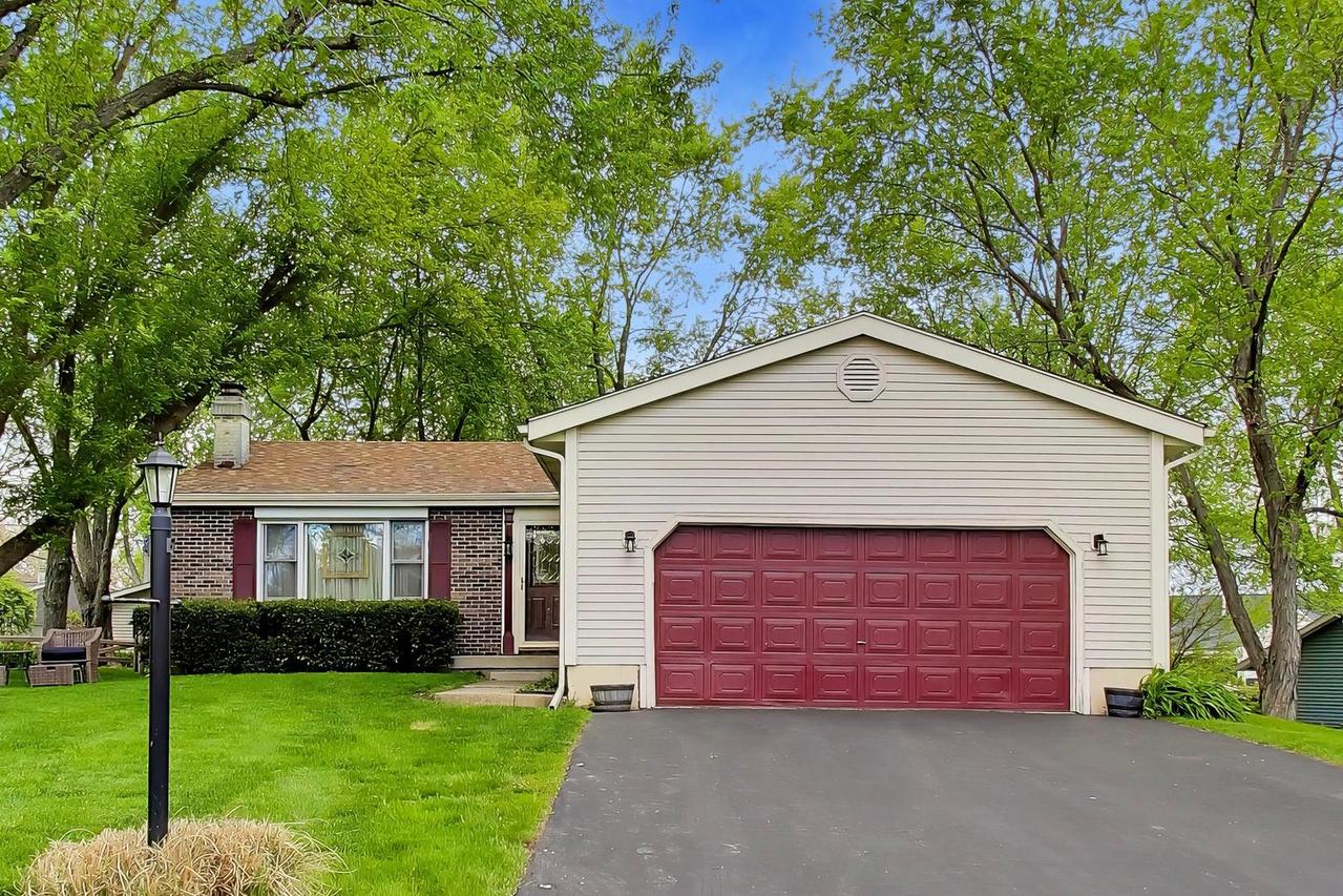 43w770 Fescue Ct., St. Charles, IL 60175