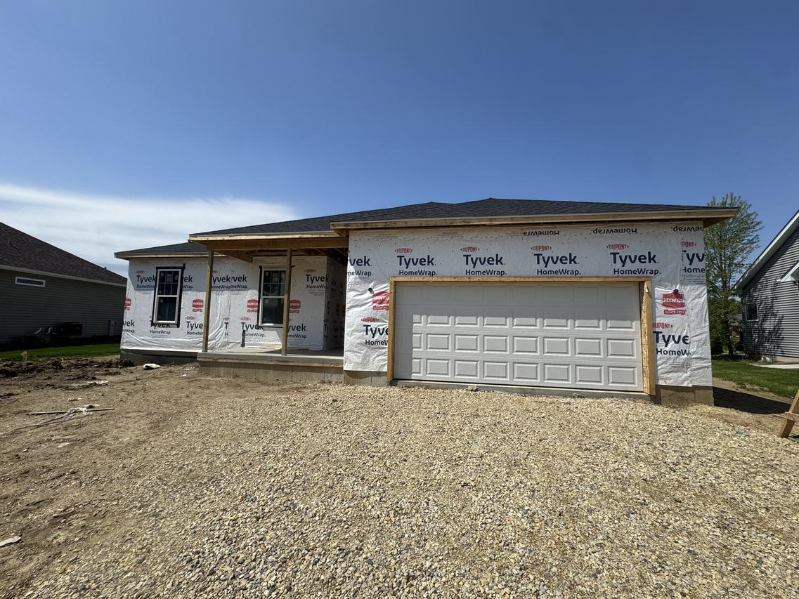 427 Riverbend Dr., Genoa, IL 60135