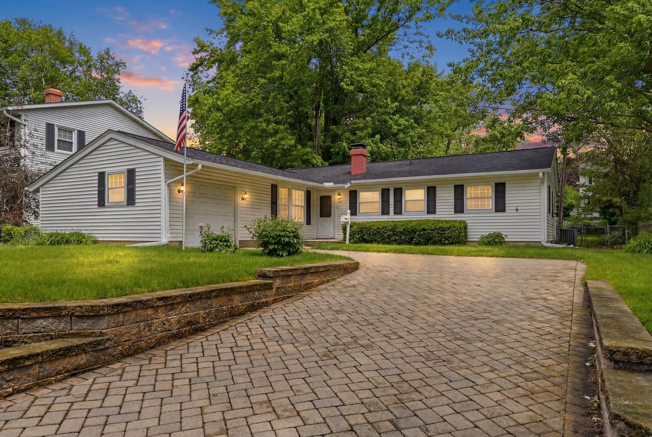 323 E Dresser Rd., Dekalb, IL 60115
