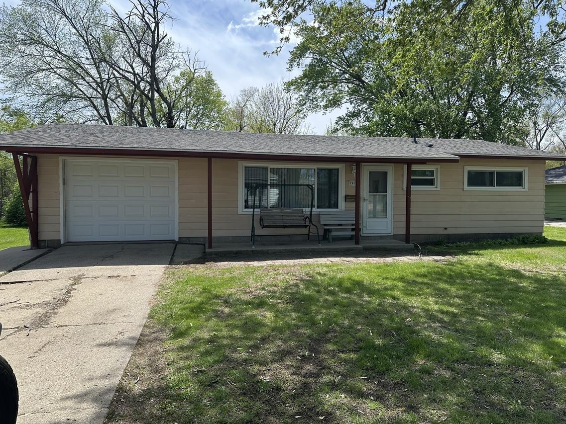 1919 Portland Ave., Savanna, IL 61074