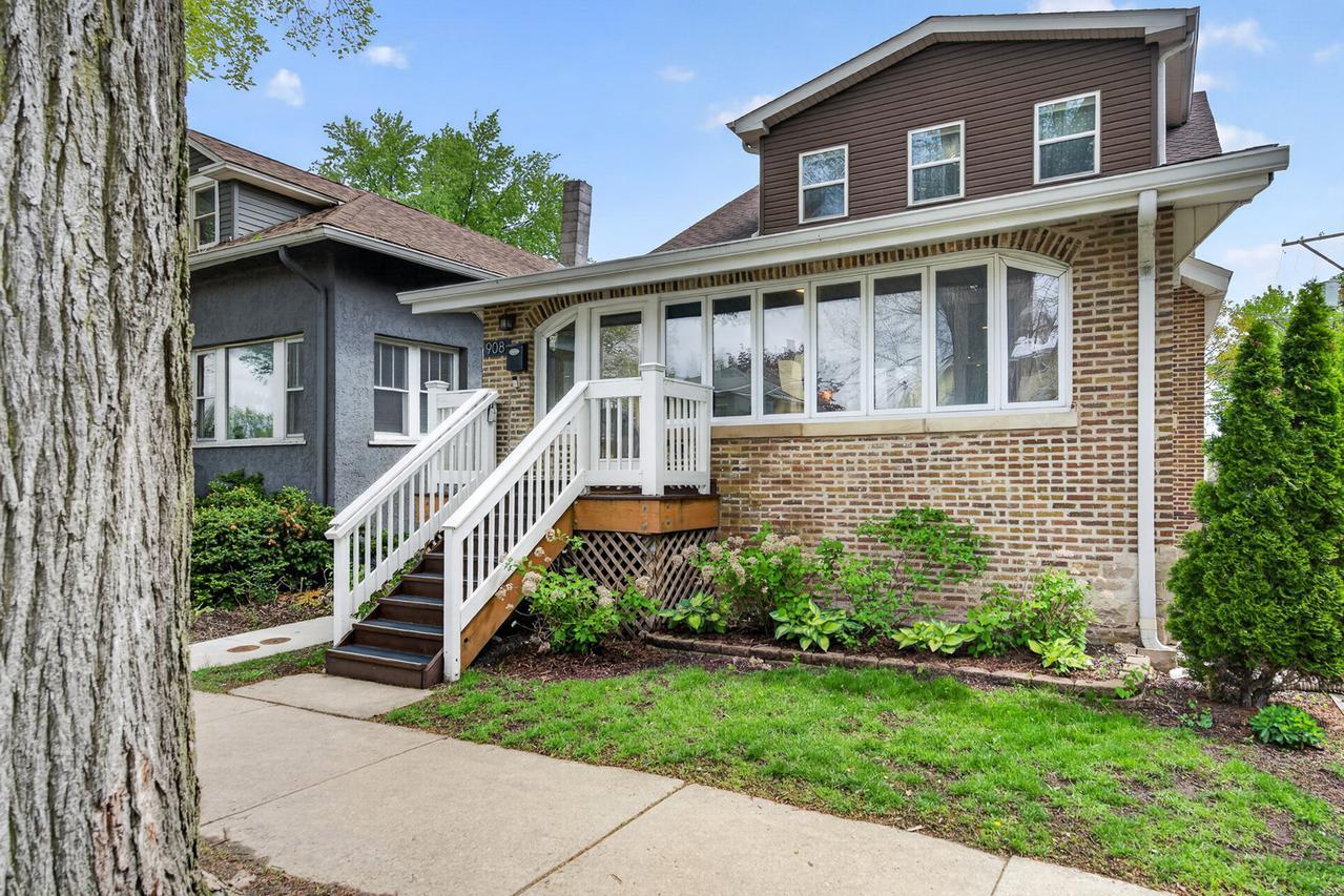 908 Wenonah Ave., Oak Park, IL 60304