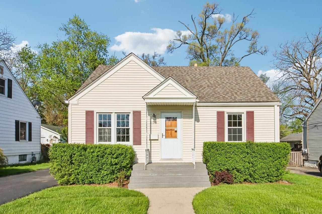 158 N Garfield Ave., Mundelein, IL 60060