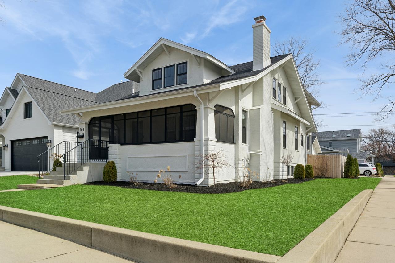 903 N Vail Ave., Arlington Heights, IL 60004