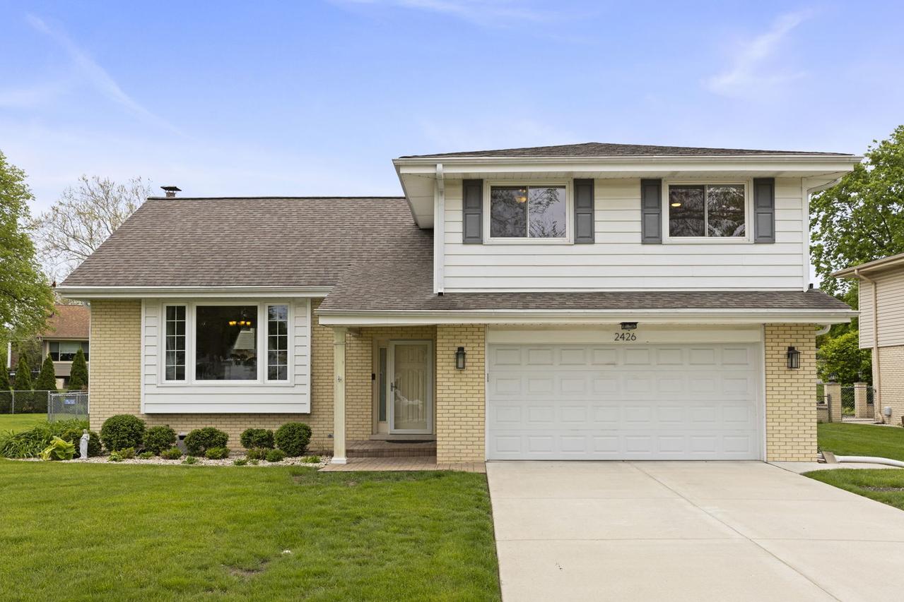 2426 S Shag Bark Tr., Arlington Heights, IL 60005
