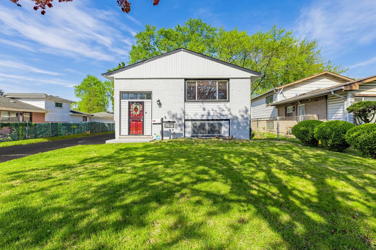 16544 Marshfield Ave., Markham, IL 60428