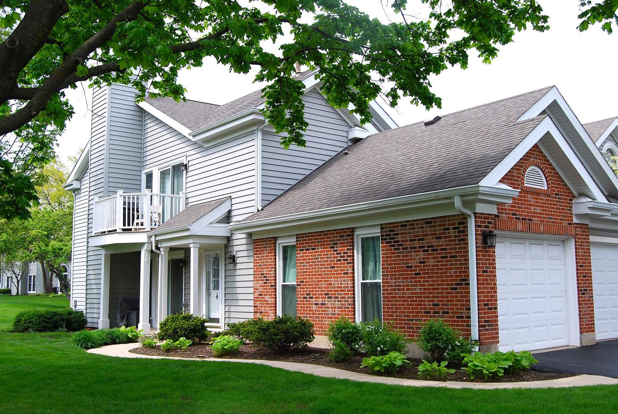 1984 N Stillwater Rd., Arlington Heights, IL 60004
