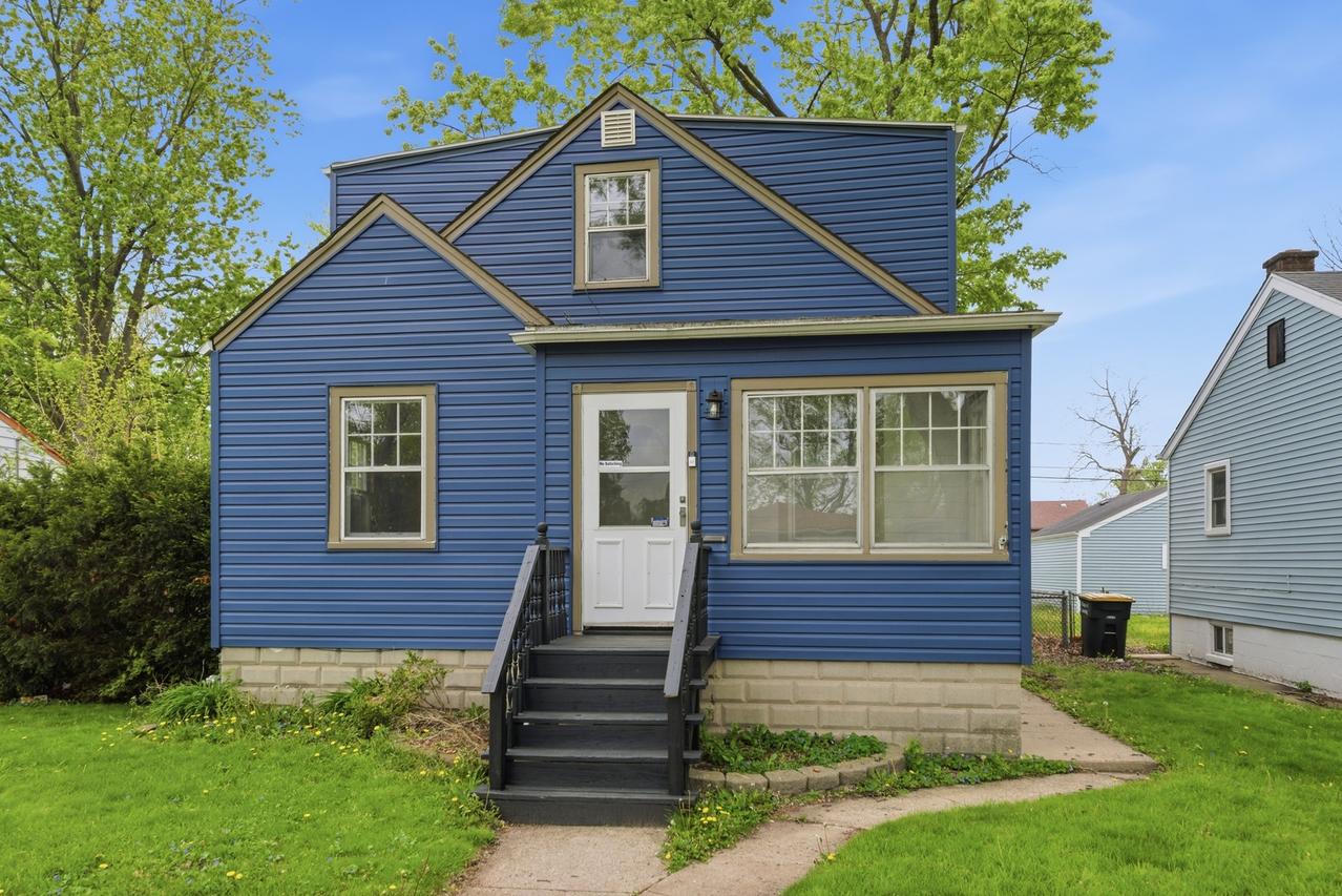 18409 Oakwood Ave., Lansing, IL 60438