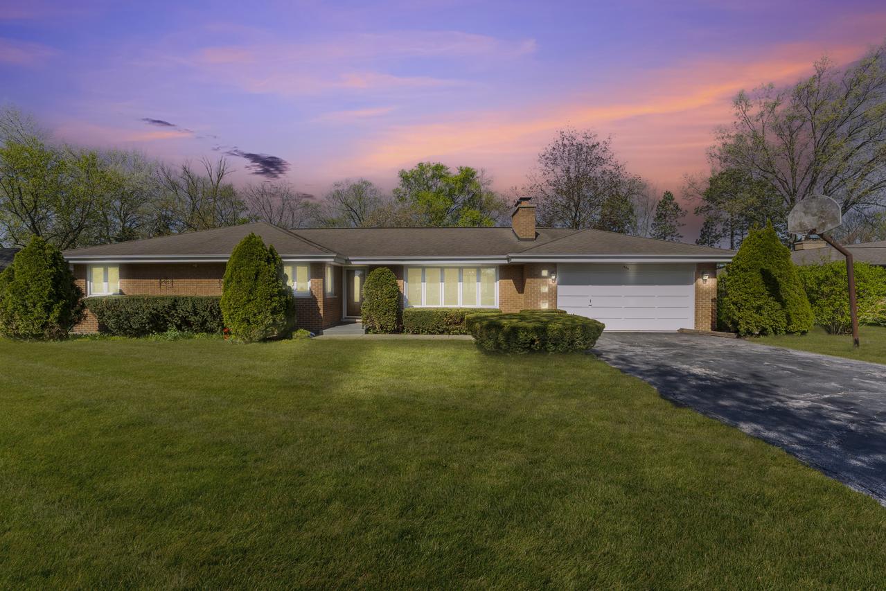 404 Tomah Ave., Prospect Heights, IL 60070