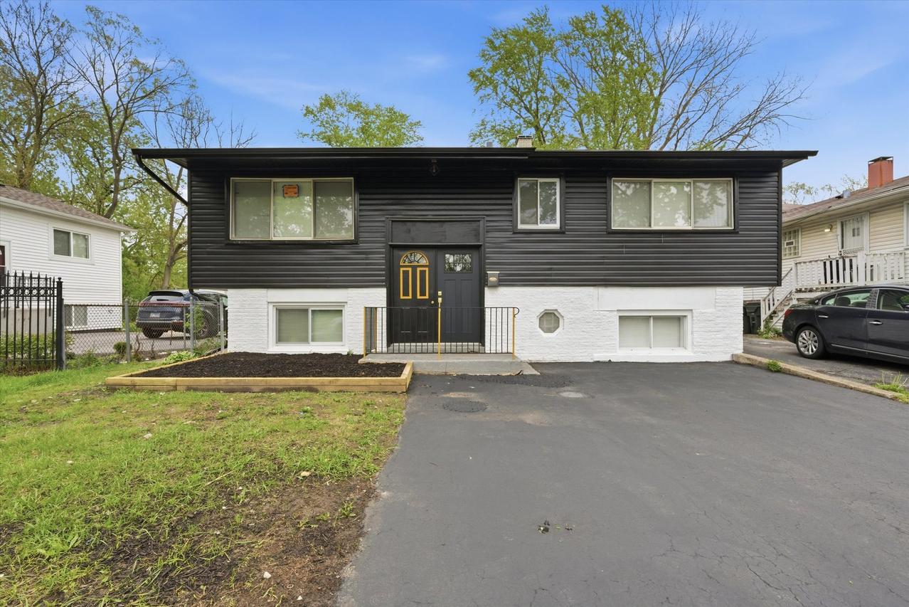 16611 Marshfield Ave., Markham, IL 60428