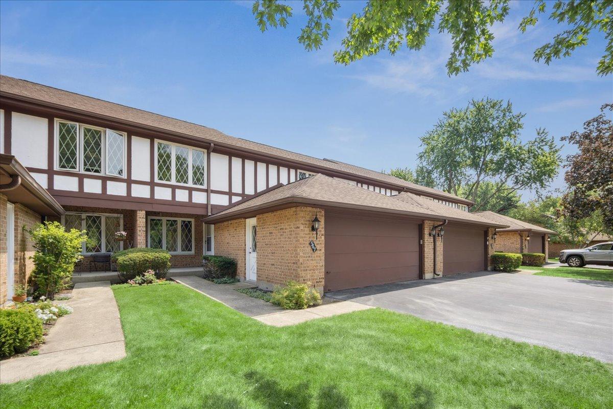 567 Cress Creek Ln., Crystal Lake, IL 60014