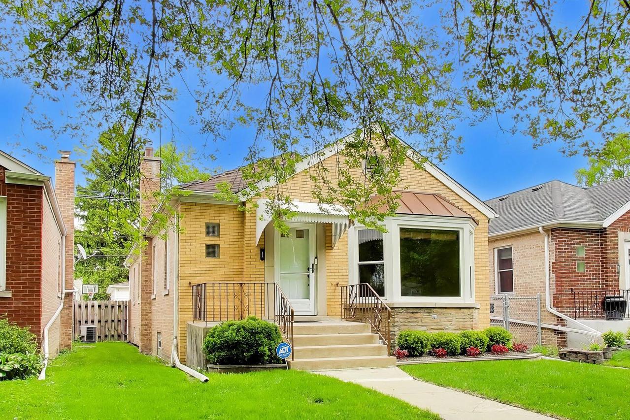 6215 N Lowell Ave., Chicago, IL 60646