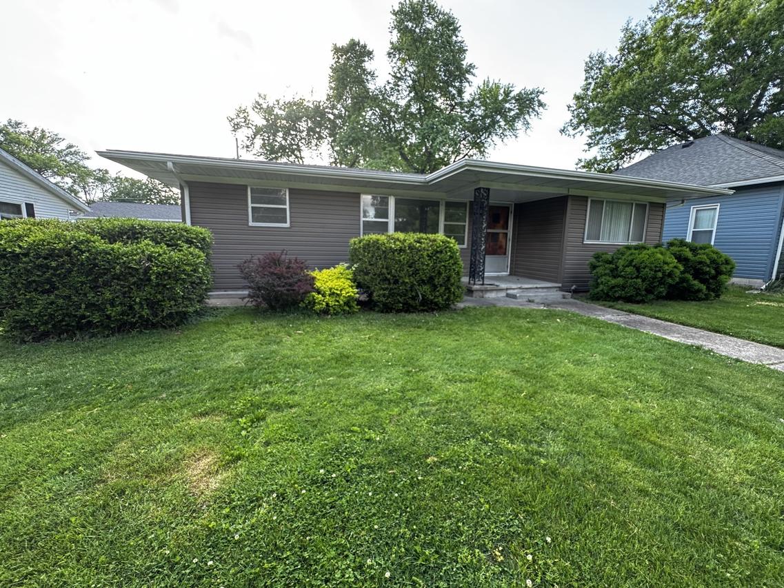 803 S Madison St., Duquoin, IL 62832