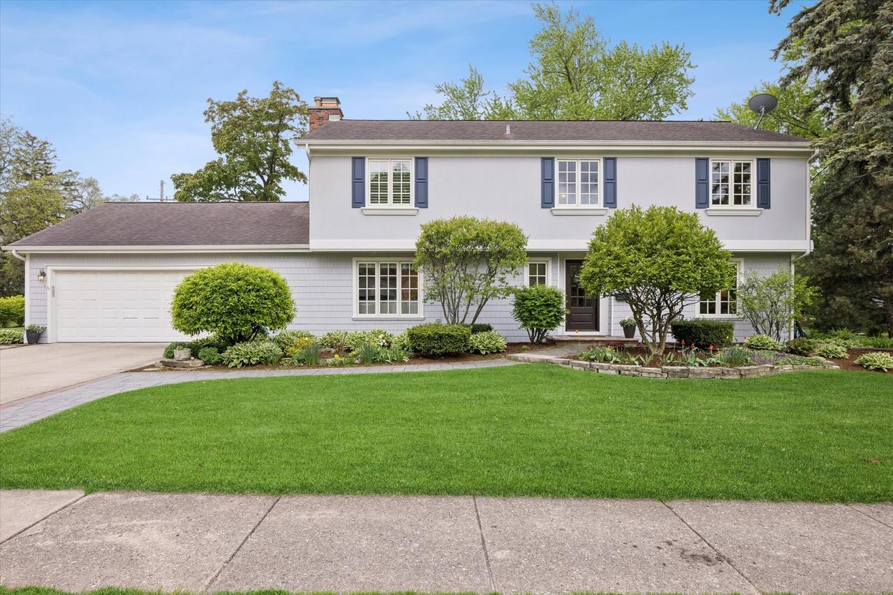698 N Kenilworth Ave., Glen Ellyn, IL 60137
