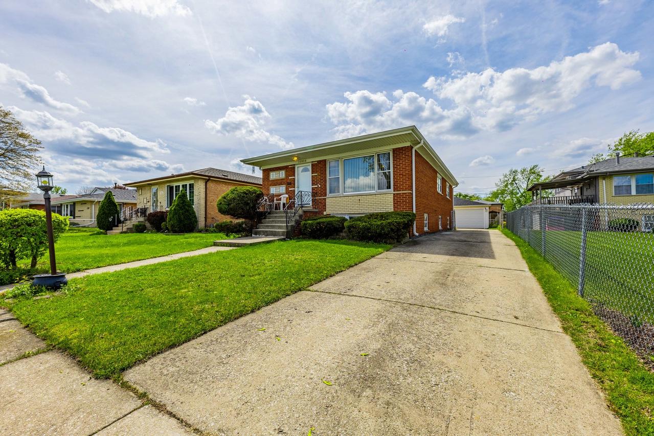10808 Major Ave., Chicago Ridge, IL 60415