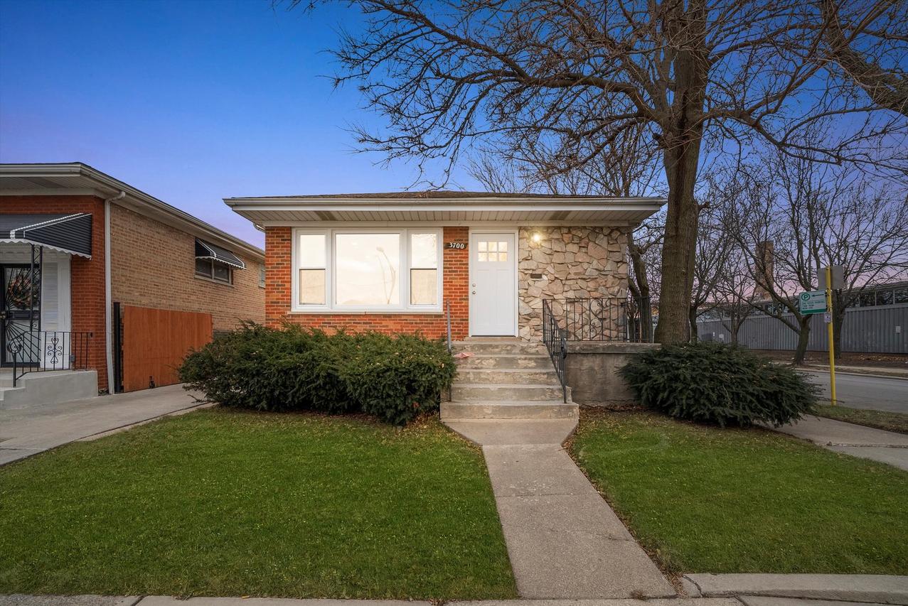 3700 W 76th Pl., Chicago, IL 60652