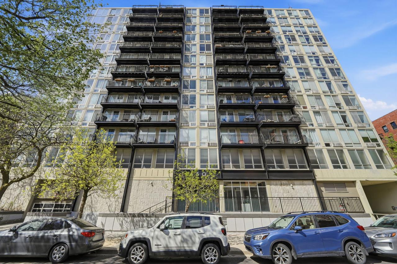 450 W Briar Pl. #5F, Chicago, IL 60657