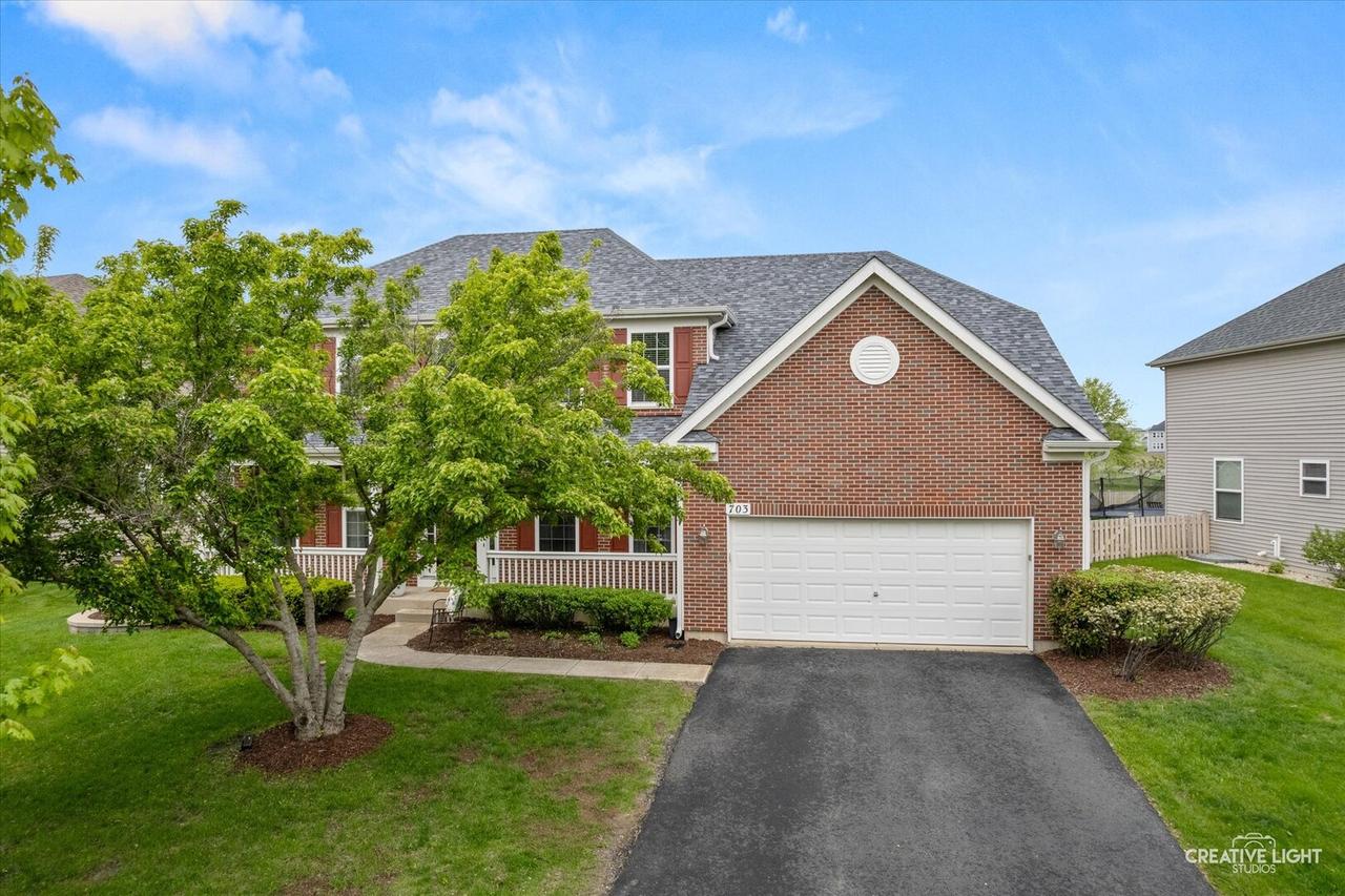 703 Fairfield Dr., Oswego, IL 60543