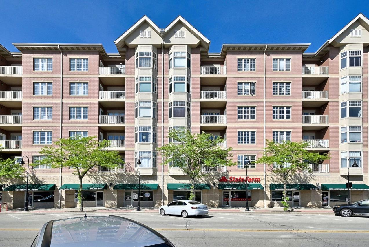 9670 Franklin Ave. #213, Franklin Park, IL 60131