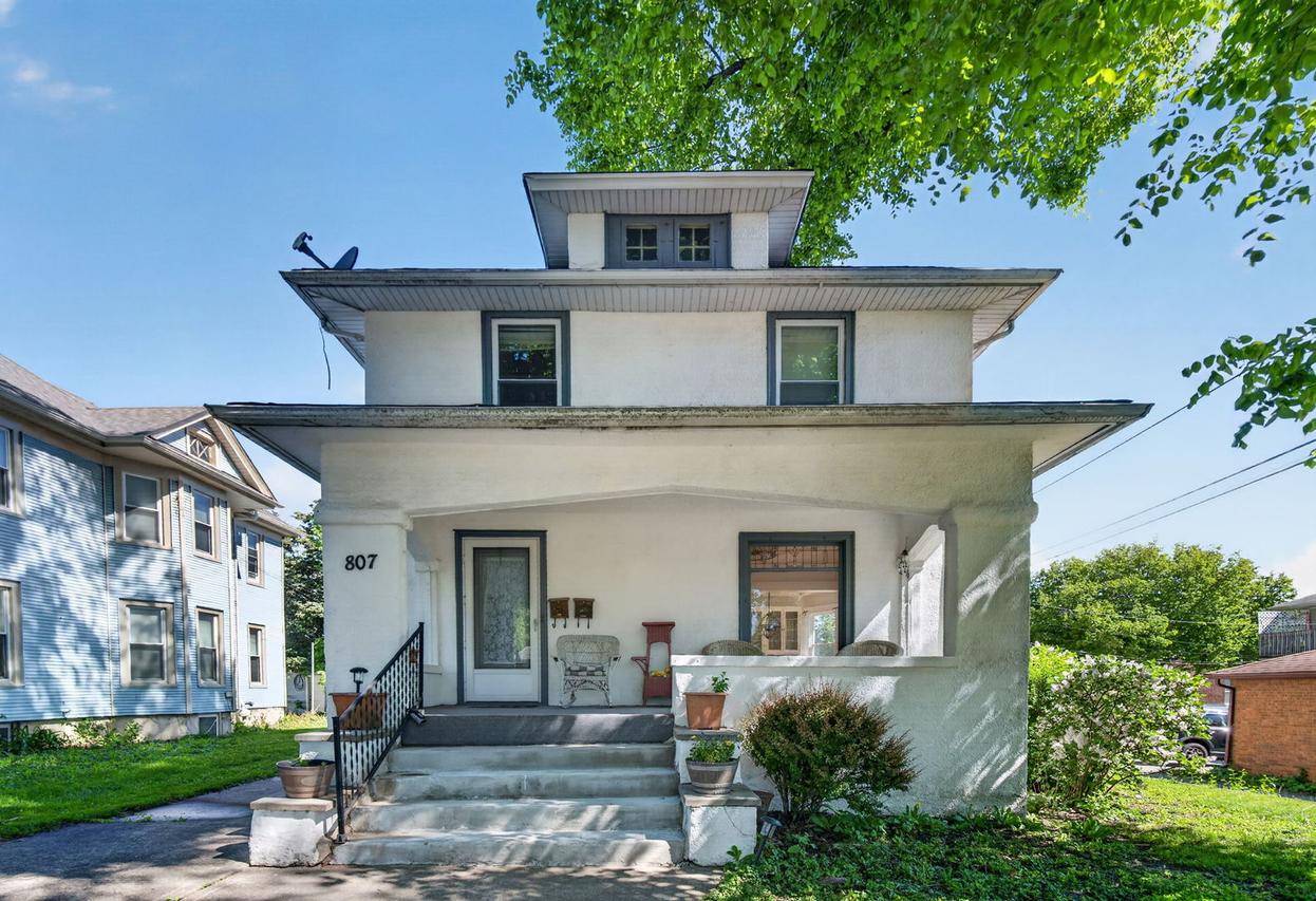 807 Farragut Pl., Joliet, IL 60435
