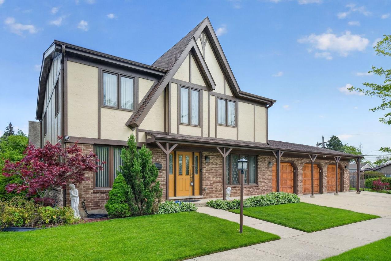 1152 E Walnut Ave., Des Plaines, IL 60016