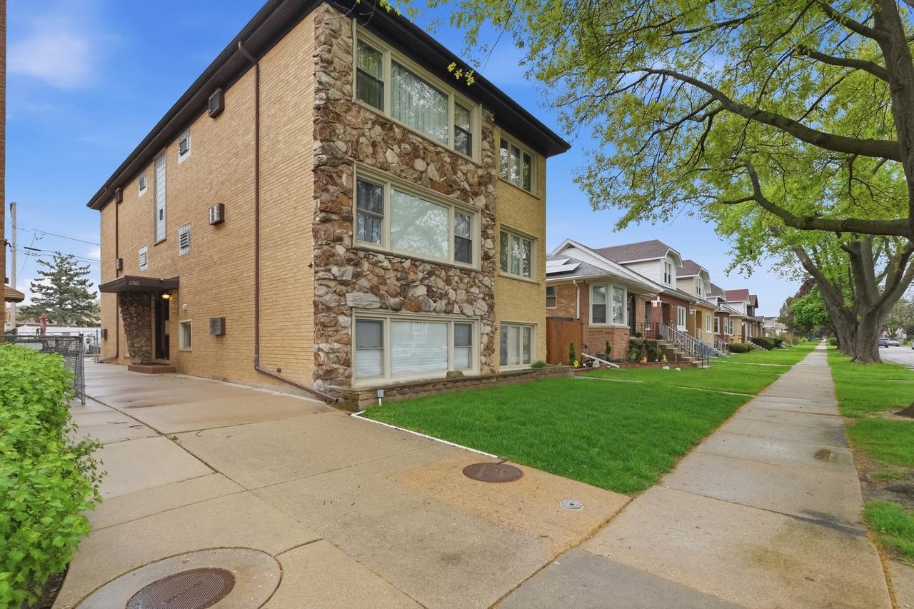 2741 N 75th Ct. #101, Elmwood Park, IL 60707
