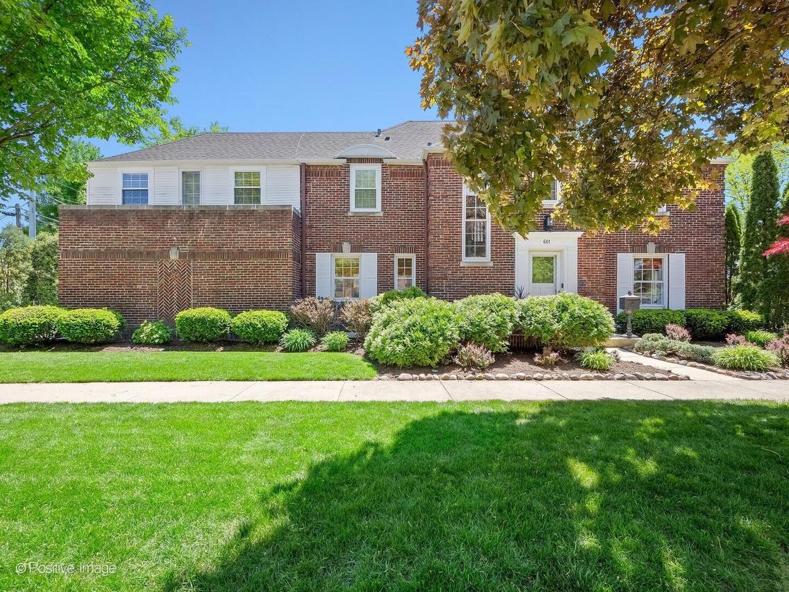 601 S Brainard Ave., La Grange, IL 60525