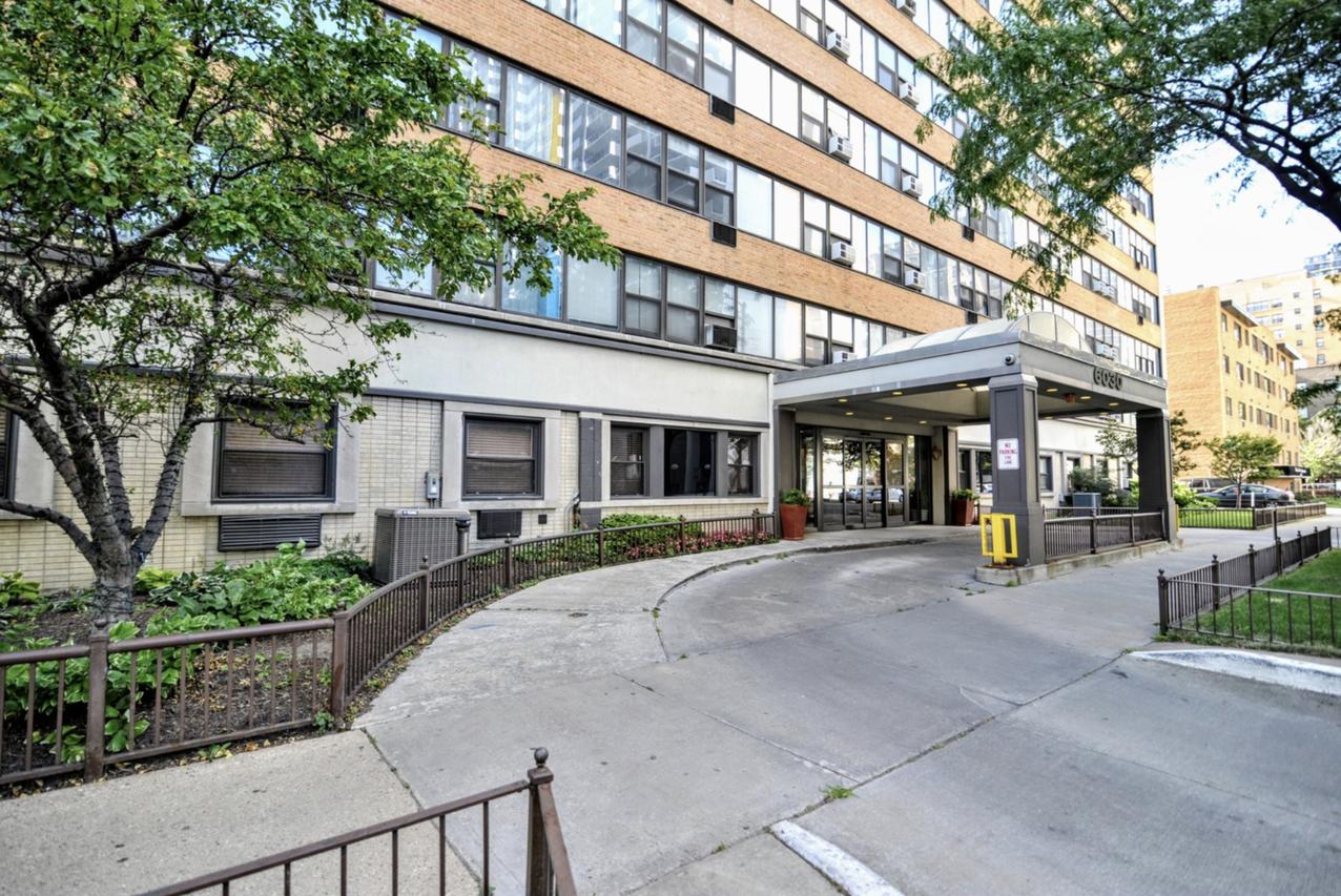 6030 N Sheridan Rd. #301, Chicago, IL 60660
