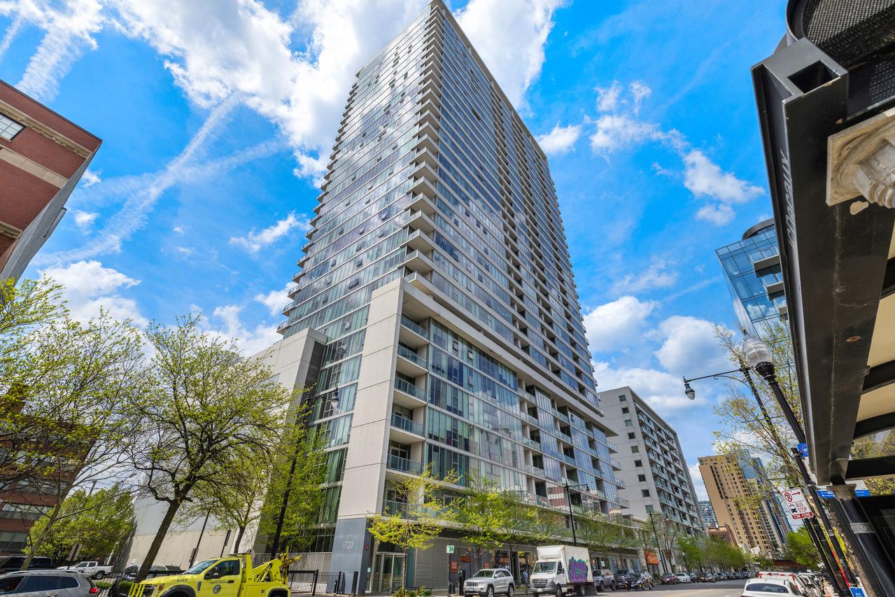 1720 S Michigan Ave. #2404, Chicago, IL 60616