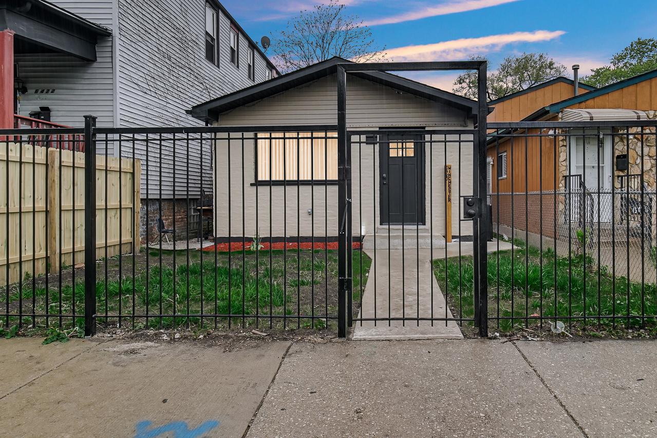 6420 S Winchester Ave., Chicago, IL 60636