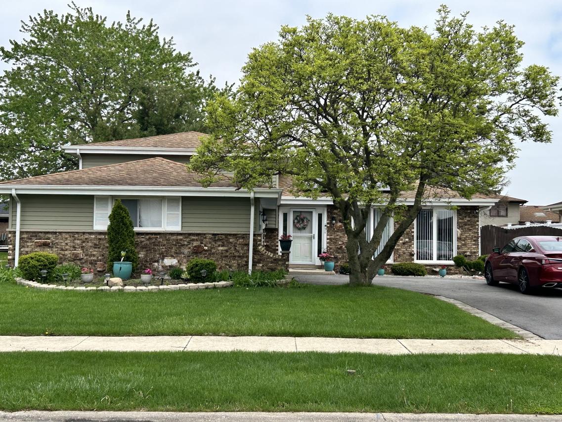 16625 Kenwood Ave., South Holland, IL 60473