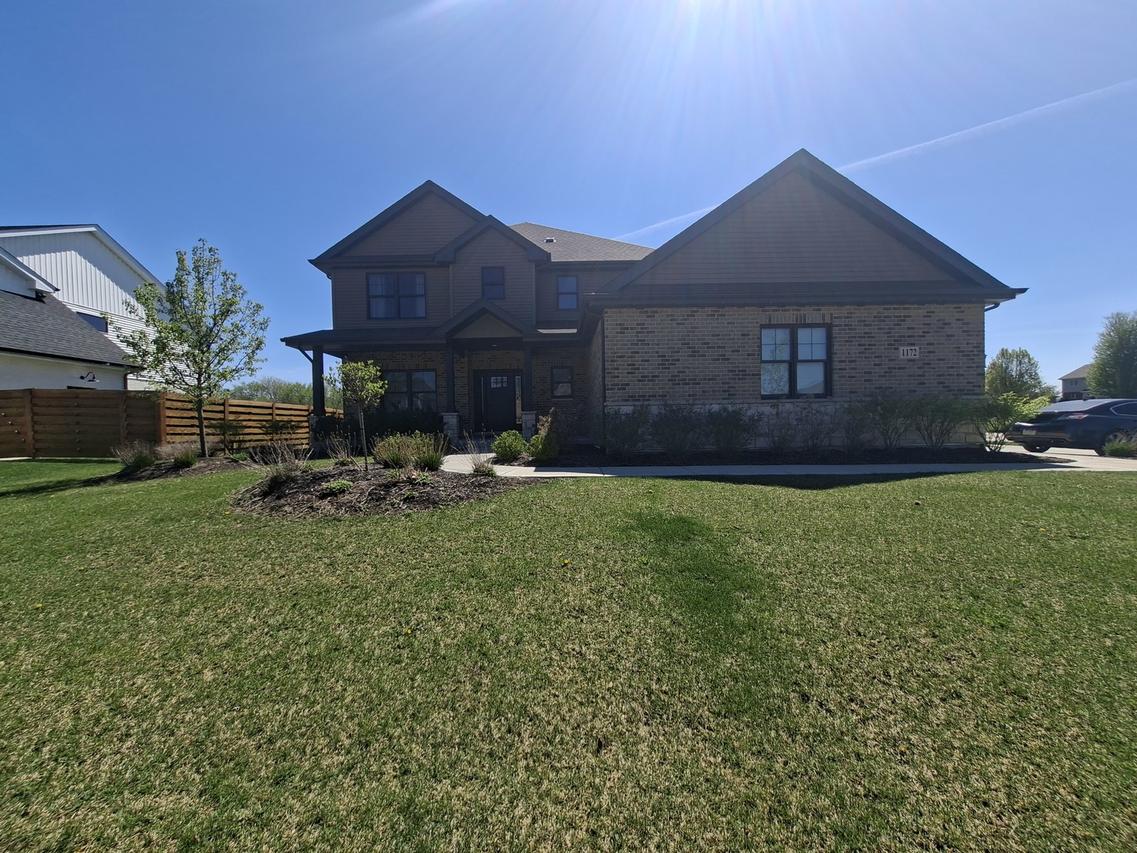 1172 Stacey Dr., New Lenox, IL 60451