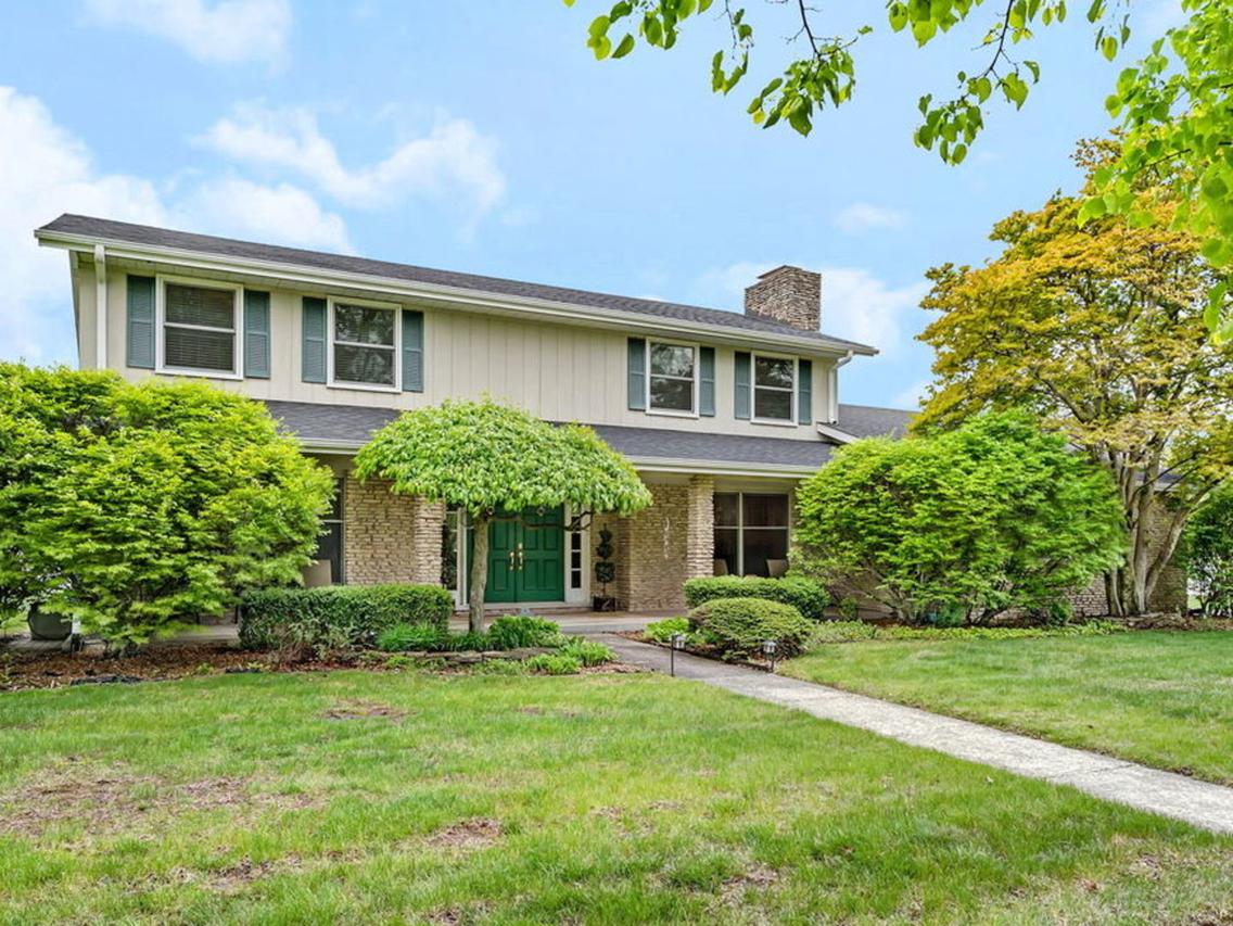 3212 Burr Oaks Dr., Joliet, IL 60431