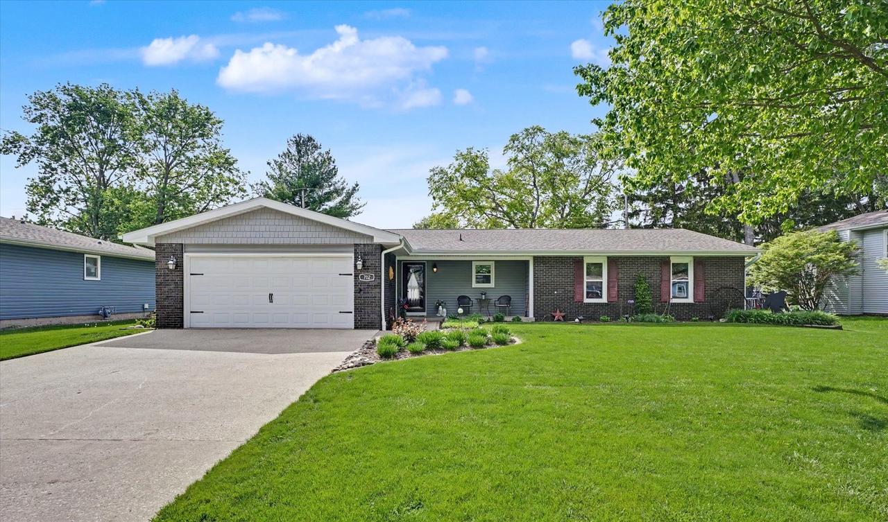 702 Van Buren St., Monticello, IL 61856