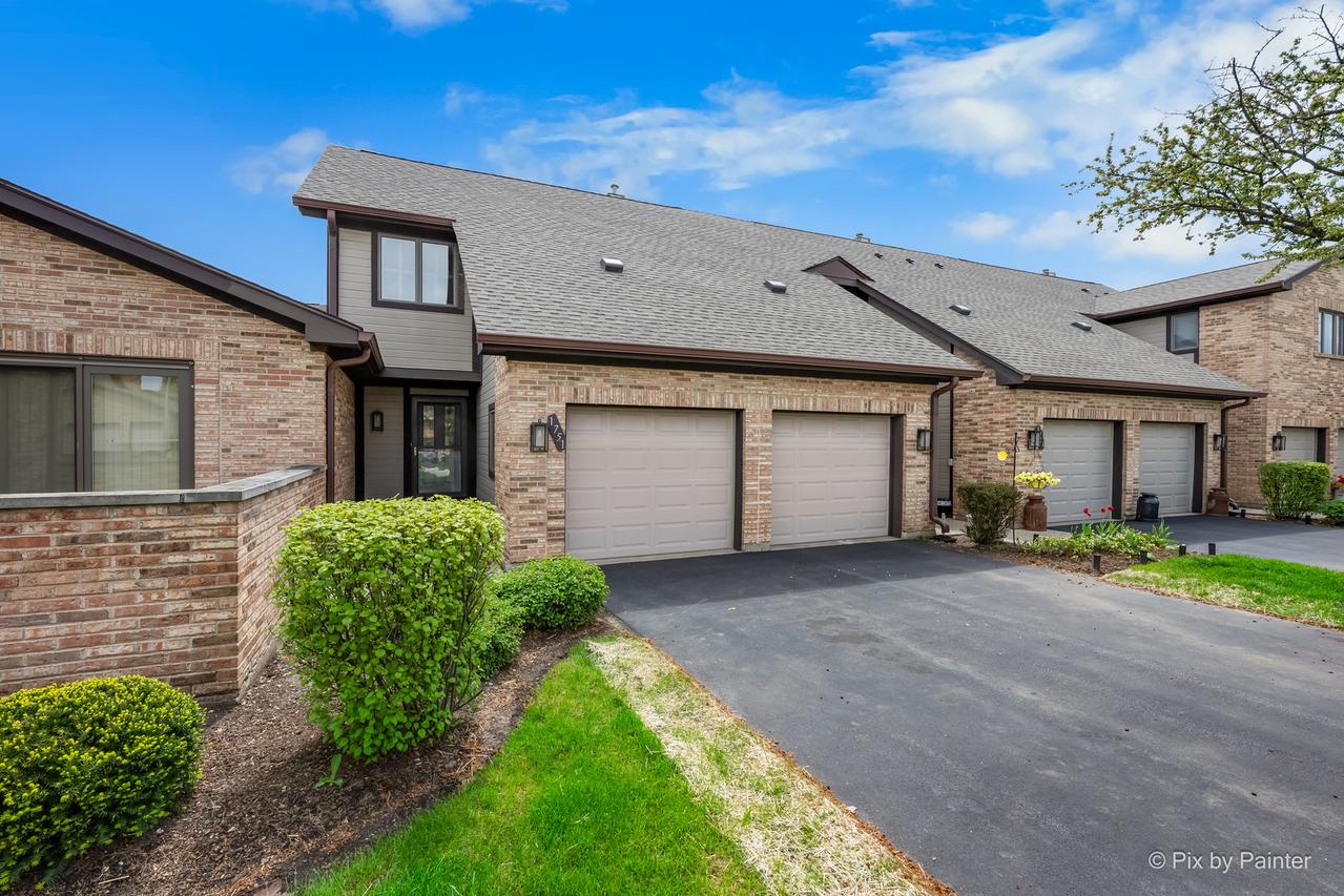1751 Pebble Beach Dr., Hoffman Estates, IL 60169