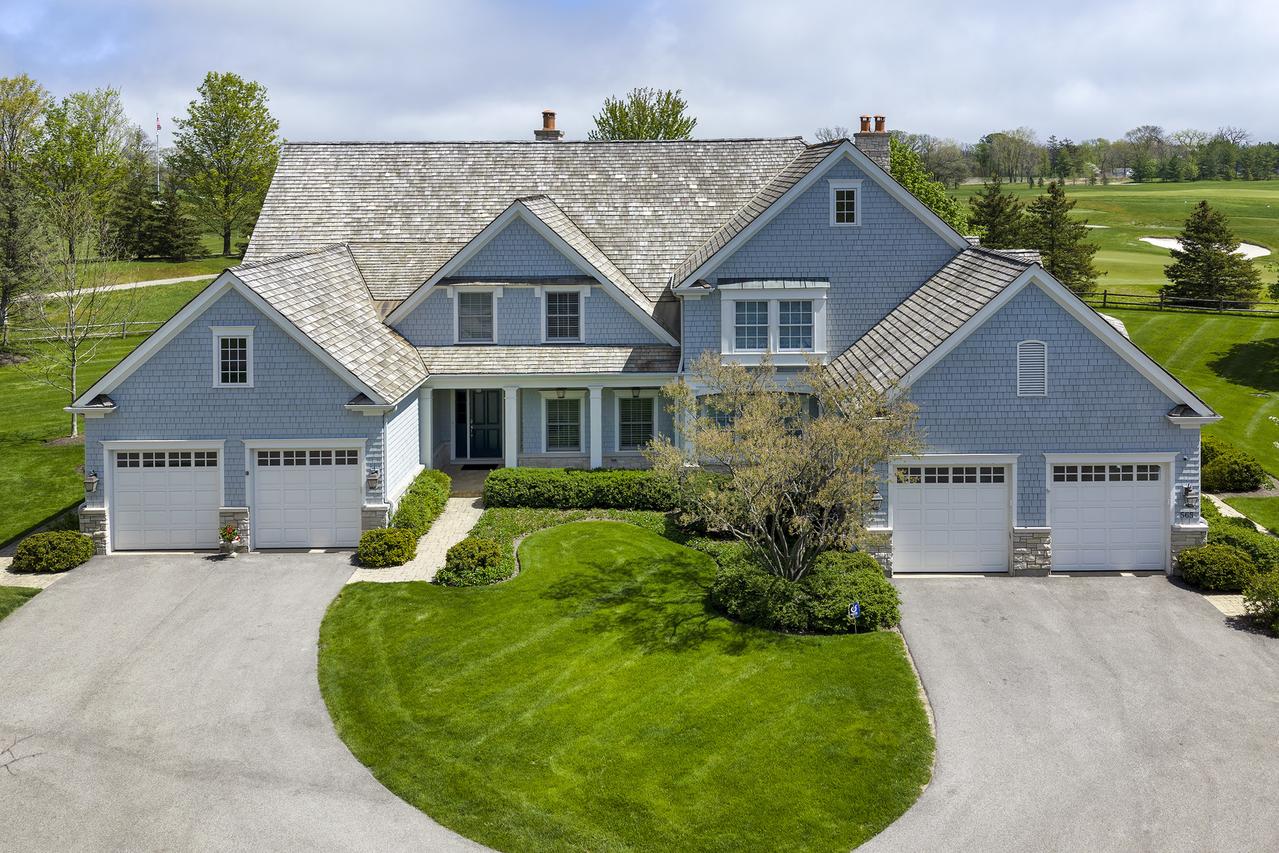 563 Greenway Dr., Lake Forest, IL 60045