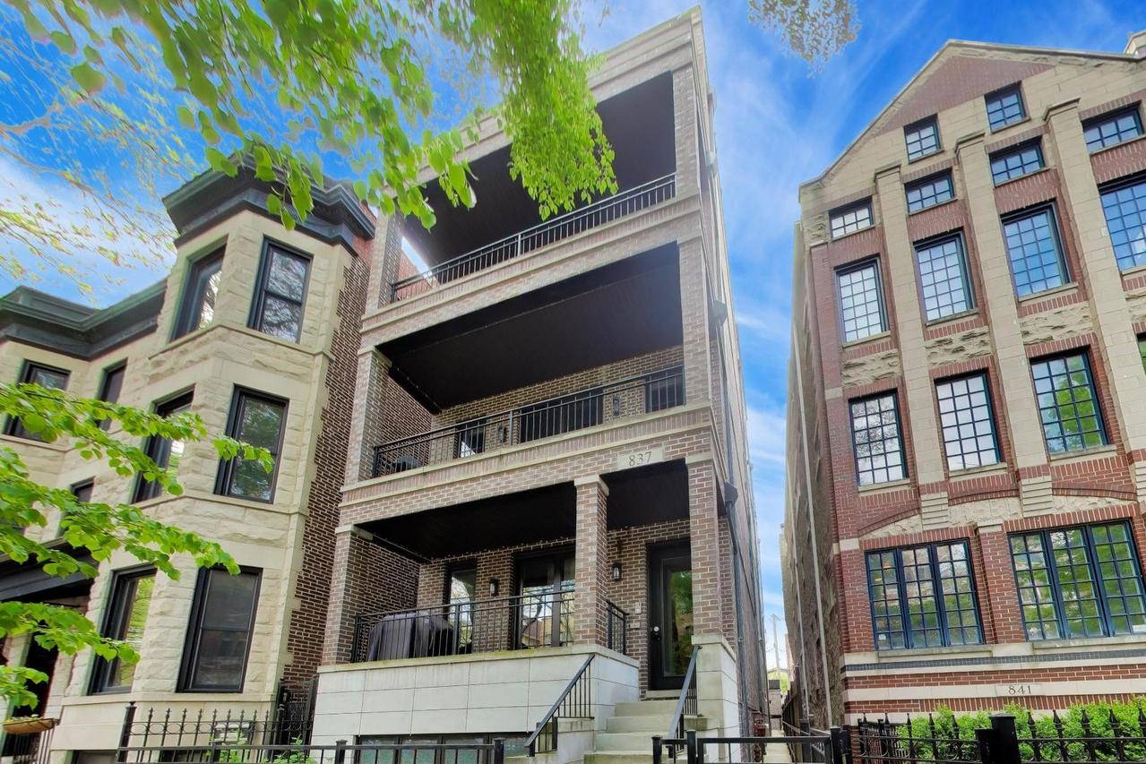 837 W Buckingham Pl. #3, Chicago, IL 60657