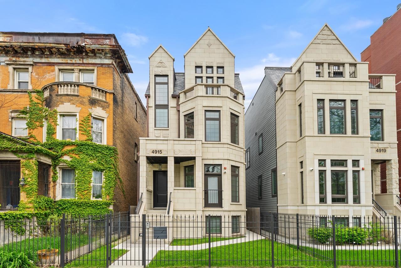 4915 S Martin Luther King Dr., Chicago, IL 60615