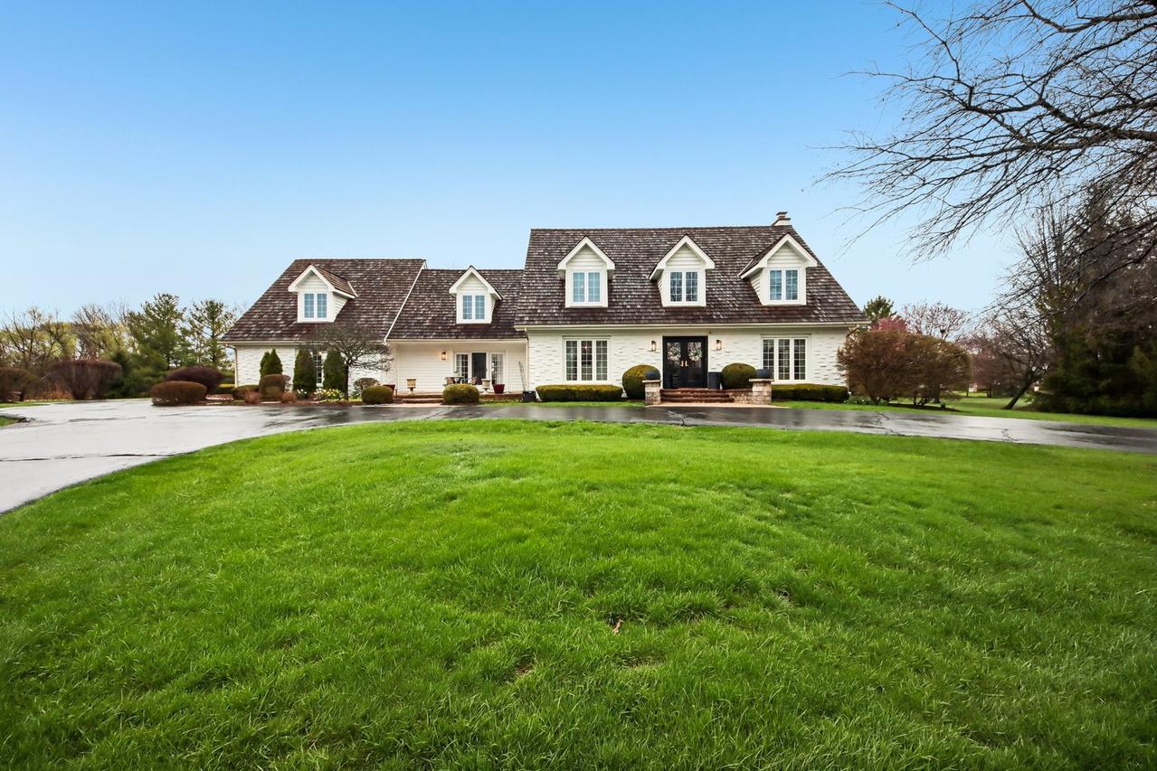 1980 Clover Dr., Inverness, IL 60067