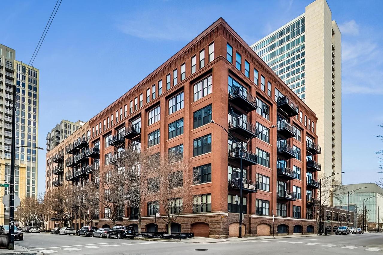 520 W Huron St. #406, Chicago, IL 60654