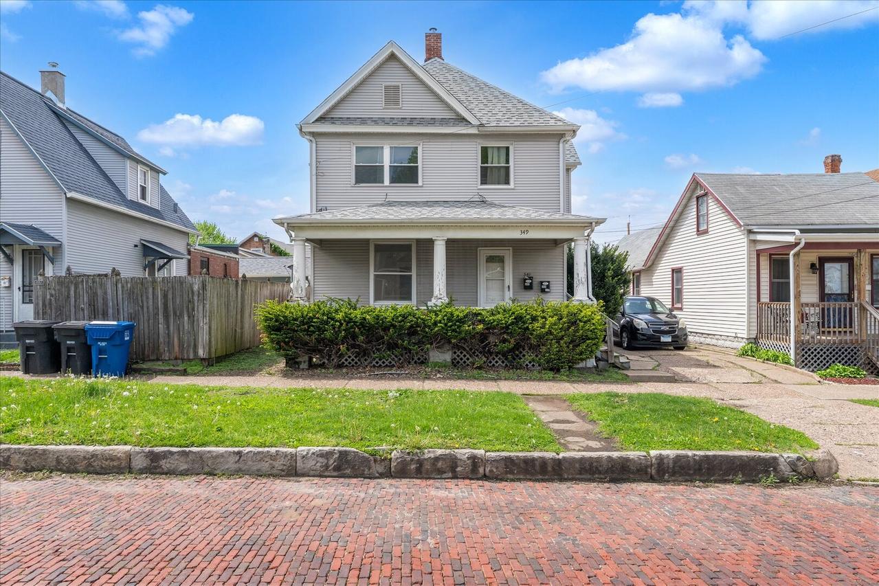349 10th St., Moline, IL 61265