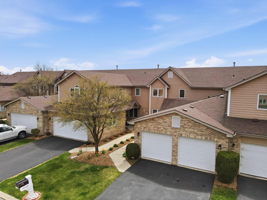 7729 Northfield Ln., Tinley Park, IL 60487
