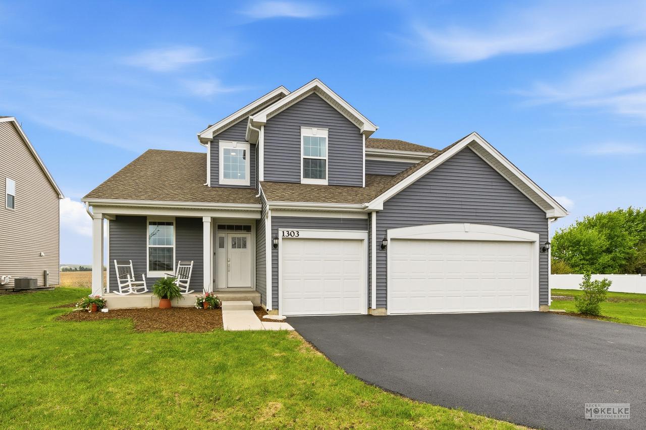 1303 Collins Dr., Elburn, IL 60119