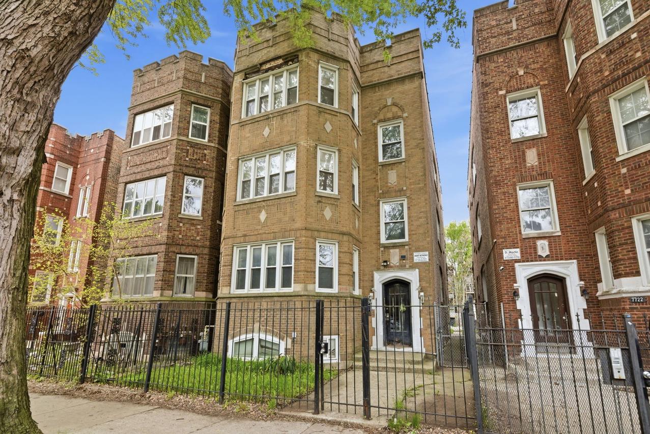 7724 S Essex Ave., Chicago, IL 60649