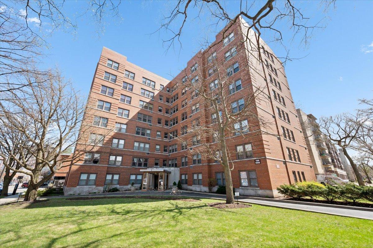 1585 Ridge Ave. #705, Evanston, IL 60201