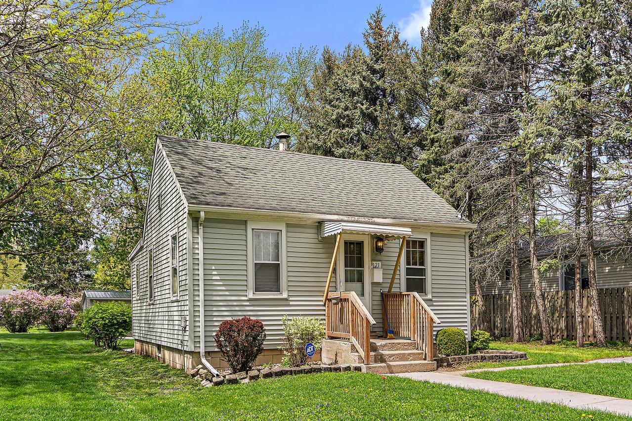 123 S Elm St., Manteno, IL 60950