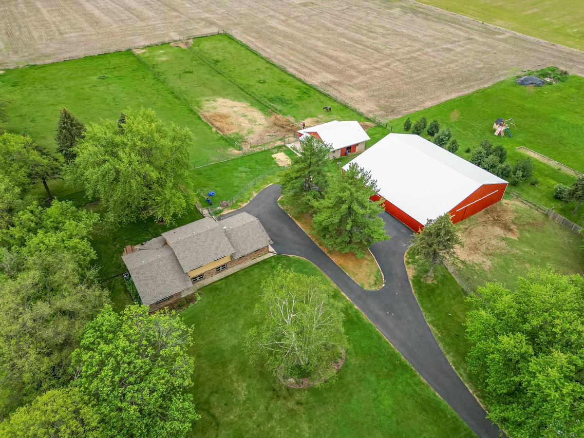 10160 Cemetery Rd., Pecatonica, IL 61063