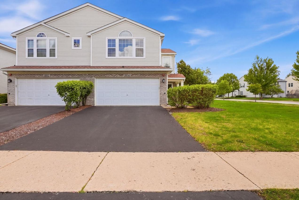 1814 Candlelight Cir., Montgomery, IL 60538