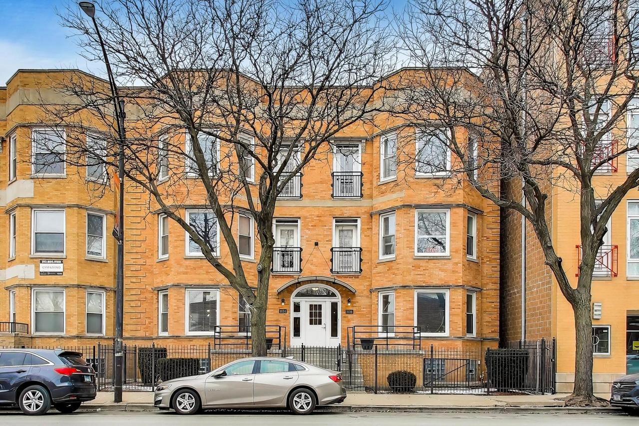1034 E 47th St. #1W, Chicago, IL 60653